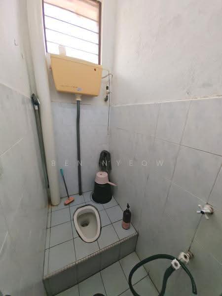 2-storey Terraced House for Sale in Bandar Putra Kulai (Kulai) - Ben Nyeow - Bathroom - PropertyGuru.com.my