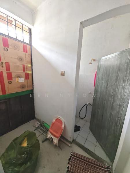 2-storey Terraced House for Sale in Bandar Putra Kulai (Kulai) - Ben Nyeow - Bathroom - PropertyGuru.com.my