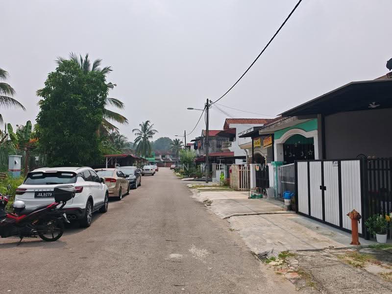 2-storey Terraced House for Sale in Bandar Putra Kulai (Kulai) - Ben Nyeow - Exterior - PropertyGuru.com.my