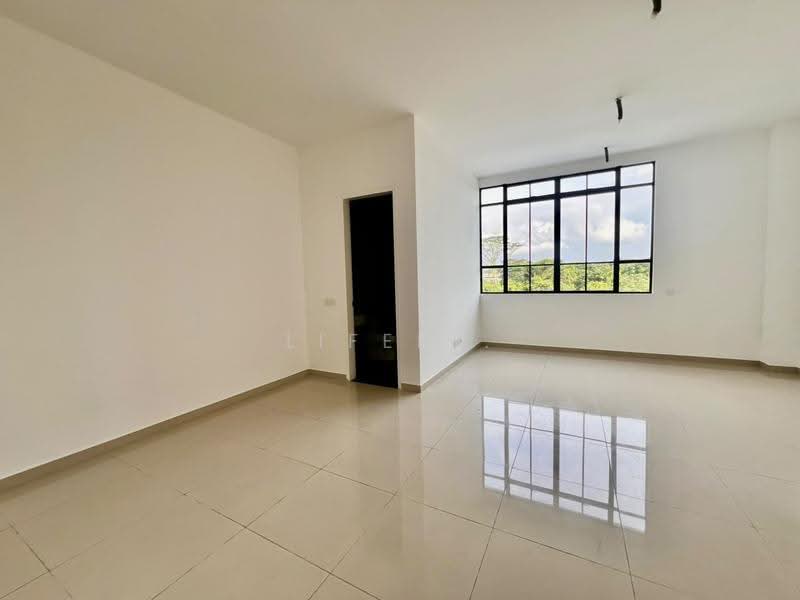 Rumah Teres 2-Tingkat untuk Dijual di Bandar Seri Alam (Masai) - Lifen . - Living Room - PropertyGuru.com.my