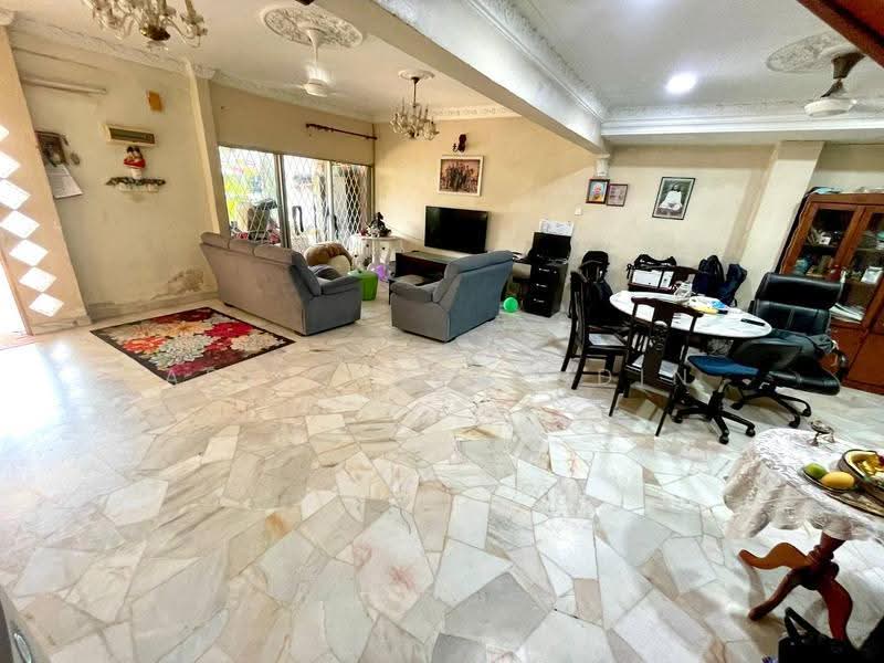 Rumah Teres 2-Tingkat untuk Dijual di Taman Sri Watan (Ampang) - Abid Sabarudin - Living Room - PropertyGuru.com.my