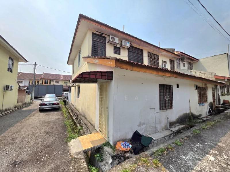 Terraced House for Sale in Taman Semenyih Mewah (Semenyih) - Maznee Realtor - Exterior - PropertyGuru.com.my