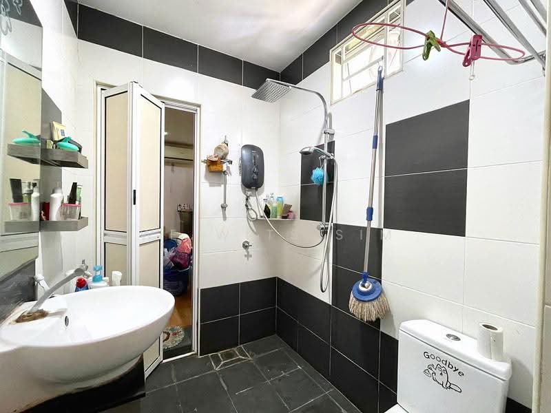 Rumah Teres 2-Tingkat untuk Dijual di Sungai Ara (Penang) - Welwits Sim - Bathroom - PropertyGuru.com.my
