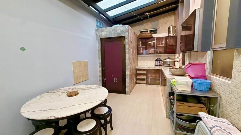 Semi-Detached House for Sale in Nusa Duta (Iskandar Puteri (Nusajaya)) - Zephyr Khoo - Kitchen - PropertyGuru.com.my