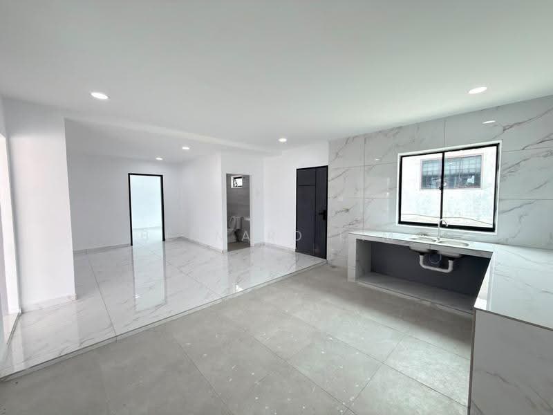 1-storey Terraced House for Sale in Taman Dato' Chellam (Ulu Tiram) - Bernard Lim - Kitchen - PropertyGuru.com.my
