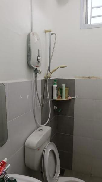 Apartment for Sale at Pangsapuri Kasturi Bandar Dato Onn - Stefan Yu - Bathroom - PropertyGuru.com.my