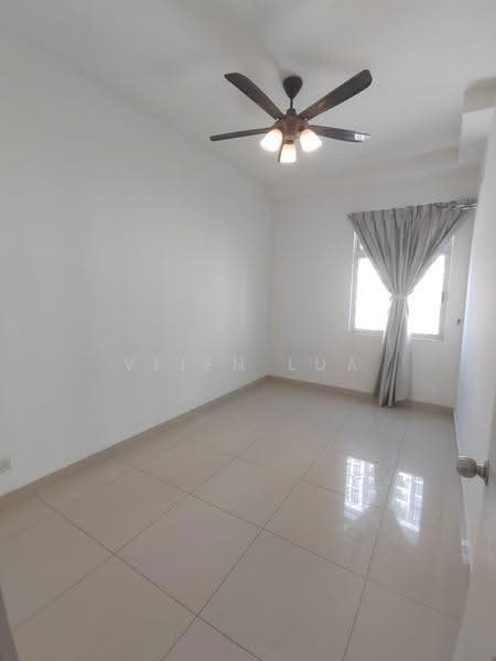 Kediaman Servis untuk Dijual di Meridin Bayvue Serviced Apartment - Vlien Lua - PropertyGuru.com.my