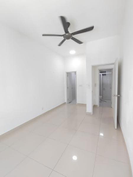 Kediaman Servis untuk Dijual di Meridin Bayvue Serviced Apartment - Vlien Lua - PropertyGuru.com.my