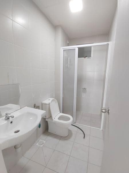Kediaman Servis untuk Dijual di Meridin Bayvue Serviced Apartment - Vlien Lua - PropertyGuru.com.my