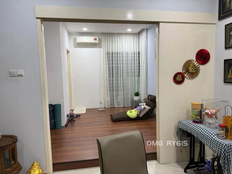 Rumah Berkembar untuk Dijual di Bandar Botanic (Klang) - Joanne Pua - Living Room - PropertyGuru.com.my