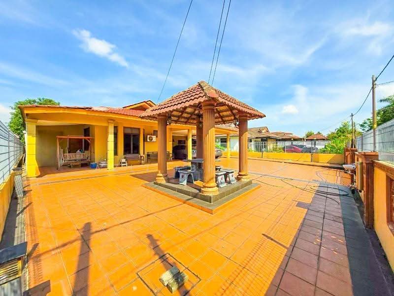 Bungalow House for Sale in Bandar Rinching (Semenyih) - Azli Ibrahim - Exterior - PropertyGuru.com.my
