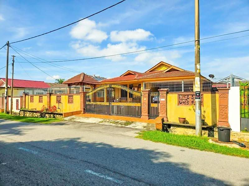 Bungalow House for Sale in Bandar Rinching (Semenyih) - Azli Ibrahim - Exterior - PropertyGuru.com.my