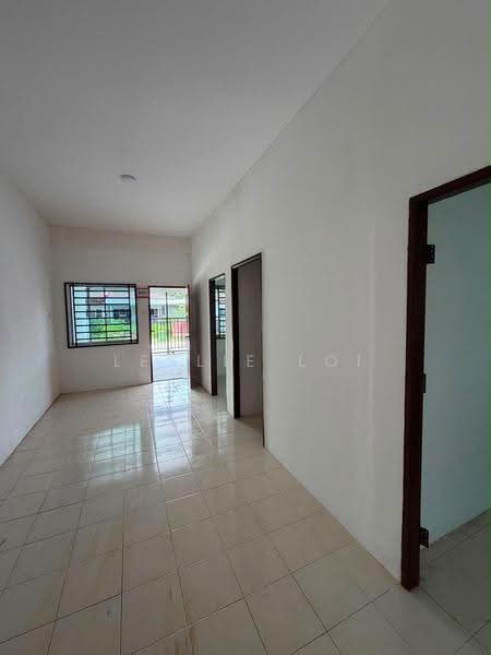 1-storey Terraced House for Sale in Kampung Sejijak (Kuching) - Leslie Loi - Corridor - PropertyGuru.com.my