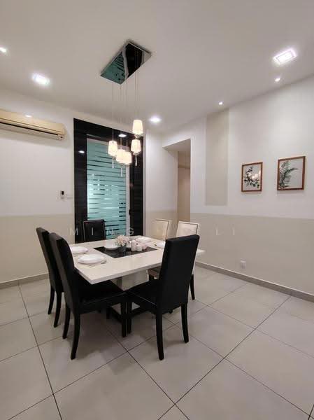 Kediaman Servis untuk Dijual di Subang Olives Residence - Ming Ju Li - Dining Room - PropertyGuru.com.my