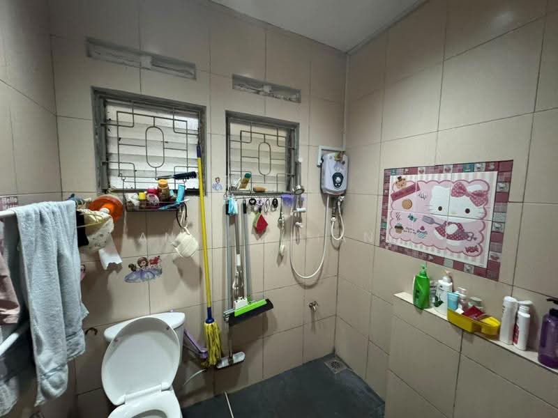 Semi-Detached House for Sale in Taman Sri Tebrau (Johor Bahru) - Anne Chiang - Bathroom - PropertyGuru.com.my