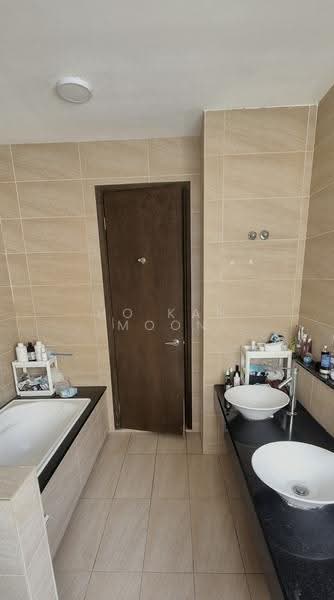 Rumah Berkembar untuk Dijual di Bandar Sungai Long (Selangor) - Ho Kah Moon - Bathroom - PropertyGuru.com.my
