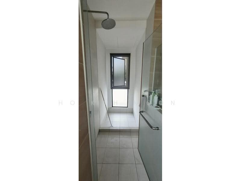 Rumah Berkembar untuk Dijual di Bandar Sungai Long (Selangor) - Ho Kah Moon - Bathroom - PropertyGuru.com.my