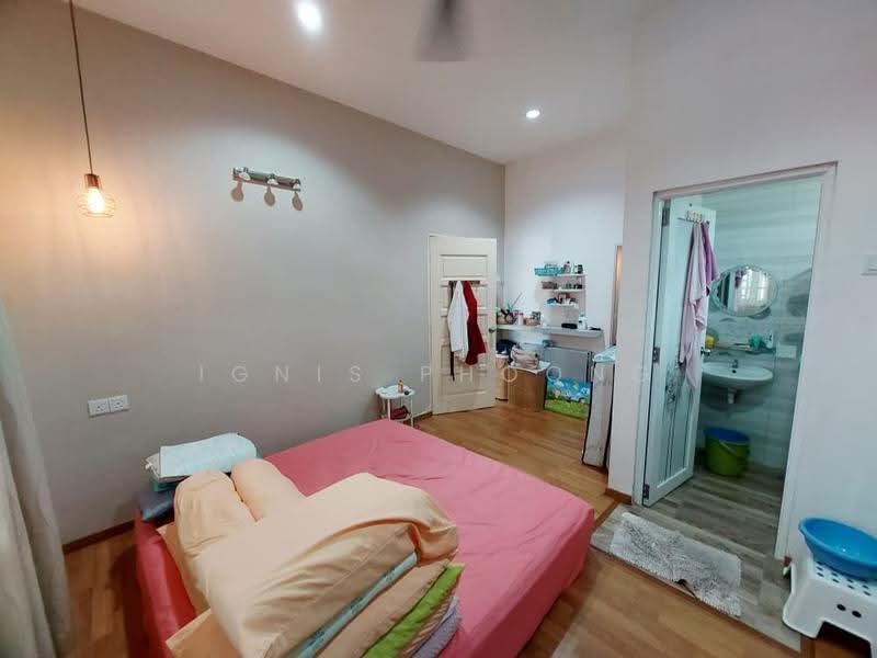 Semi-Detached House for Sale in Taman Jawi Jaya (Sungai Jawi) - Ignis Phoong - Bedroom - PropertyGuru.com.my
