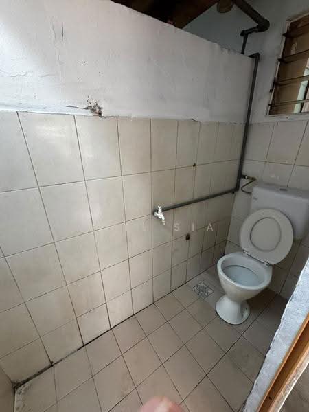 Flat for Rent at Taman Suria Pendamar Flat - Joel Sia - Bathroom - PropertyGuru.com.my