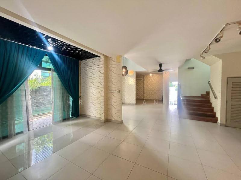 Rumah Berkembar untuk Dijual di Alam Impian (Shah Alam) - Ashraff Daniel - Living Room - PropertyGuru.com.my