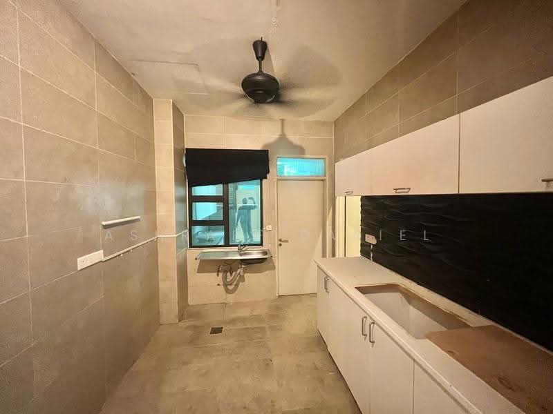 Rumah Berkembar untuk Dijual di Alam Impian (Shah Alam) - Ashraff Daniel - Kitchen - PropertyGuru.com.my