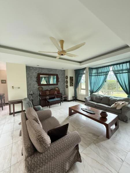Rumah Banglo untuk Dijual di Country Heights (Kajang) - Anbalagee Anbalagee - Living Room - PropertyGuru.com.my