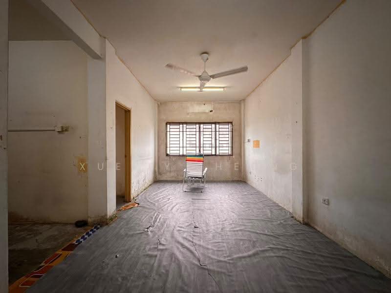 Flat for Sale at Taman Tampoi Utama Flat - Xuelly Cheong - Living Room - PropertyGuru.com.my