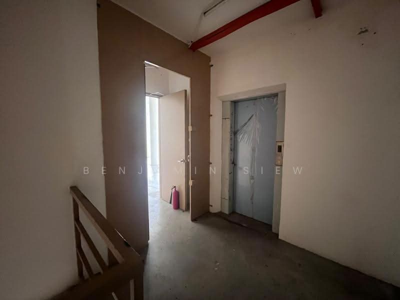 Kedai / Pejabat untuk Disewa di Semenyih (Selangor) - Benjamin Siew - Corridor - PropertyGuru.com.my
