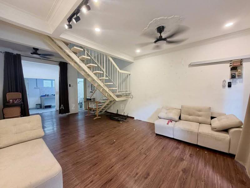 Rumah Teres 2-Tingkat untuk Dijual di Taman Sri Gombak (Gombak) - Azli Ibrahim - Living Room - PropertyGuru.com.my