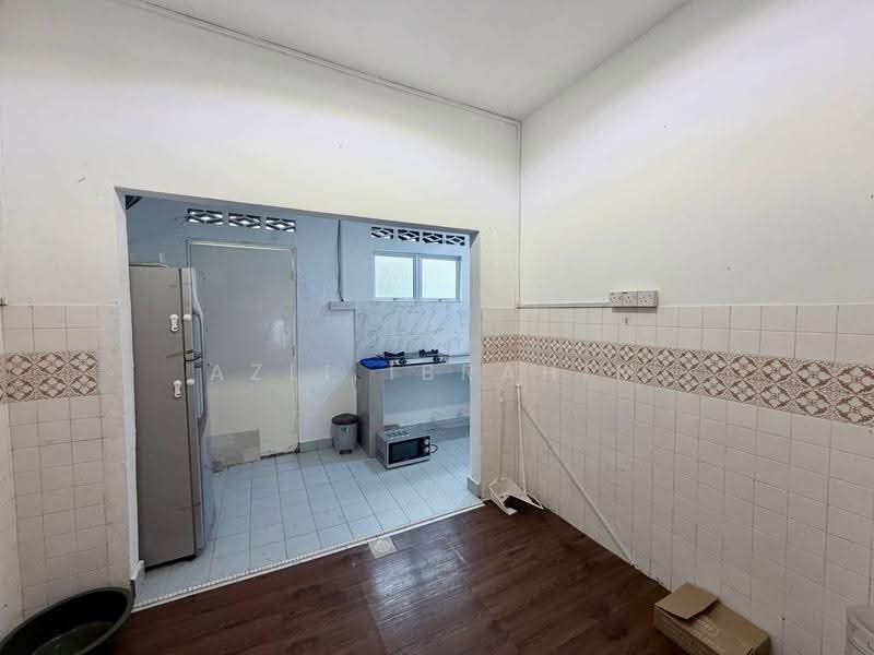 Rumah Teres 2-Tingkat untuk Dijual di Taman Sri Gombak (Gombak) - Azli Ibrahim - Kitchen - PropertyGuru.com.my