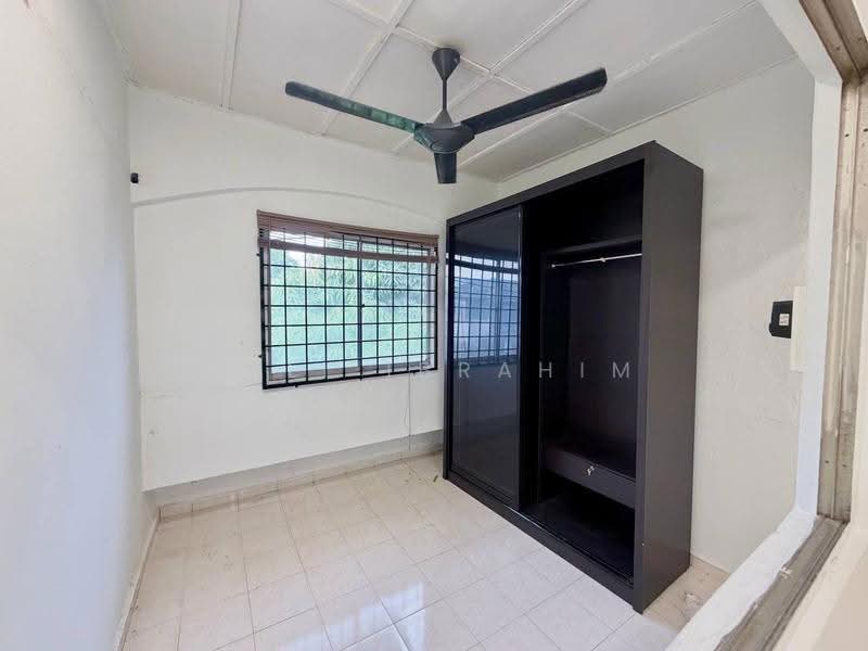 Rumah Teres 2-Tingkat untuk Dijual di Taman Sri Gombak (Gombak) - Azli Ibrahim - Bedroom - PropertyGuru.com.my