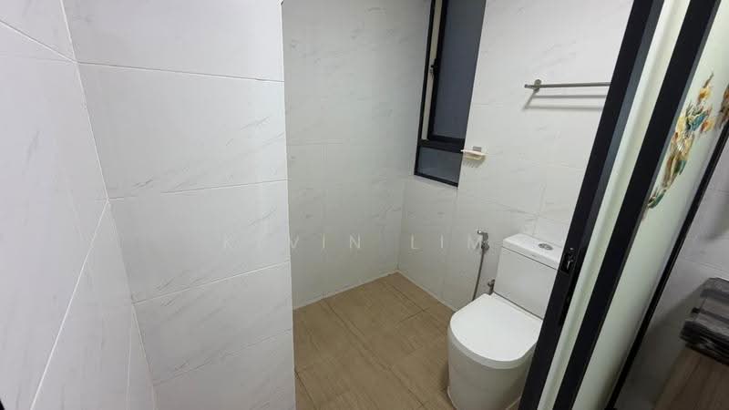 Kediaman Servis untuk Disewa di Country Garden Central Park - Kevin Lim - Bathroom - PropertyGuru.com.my