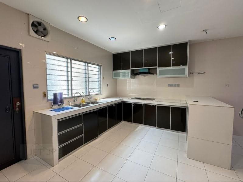 Rumah Teres 2-Tingkat untuk Disewa di Klang (Selangor) - Joel Sia - Kitchen - PropertyGuru.com.my