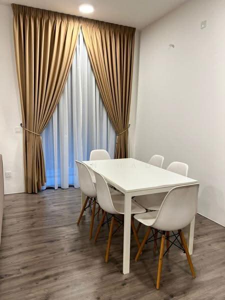 Kediaman Servis untuk Dijual di Henna Residence @ The Quartz WM - Jin Hao - Dining Room - PropertyGuru.com.my