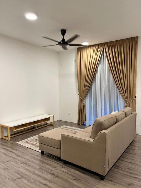 Kediaman Servis untuk Dijual di Henna Residence @ The Quartz WM - Jin Hao - Living Room - PropertyGuru.com.my