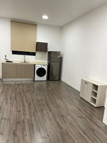 Kediaman Servis untuk Dijual di Henna Residence @ The Quartz WM - Jin Hao - Kitchen - PropertyGuru.com.my