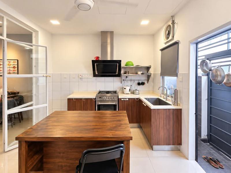Rumah Teres 2-Tingkat untuk Dijual di Bandar Rimbayu (Telok Panglima Garang) - Leon Goh - Kitchen - PropertyGuru.com.my