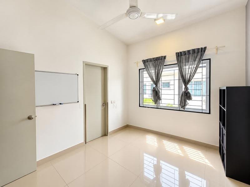 Rumah Teres 2-Tingkat untuk Dijual di Bandar Rimbayu (Telok Panglima Garang) - Leon Goh - Study - PropertyGuru.com.my