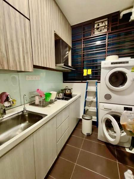 Service Residence for Sale at D'Tasek Residences (Tasek Impian) - Inez Ng - Kitchen - PropertyGuru.com.my