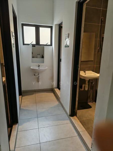 Shop for Sale in Petaling Jaya (Selangor) - YY Wong - Bathroom - PropertyGuru.com.my