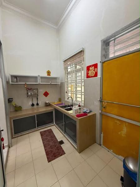 Semi-Detached House for Sale in Taman Gemilang (Kulai) - Austing Ng - Kitchen - PropertyGuru.com.my