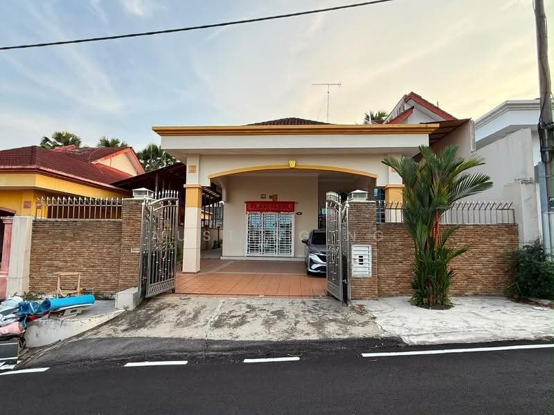 Semi-Detached House for Sale in Taman Gemilang (Kulai) - Austing Ng - Exterior - PropertyGuru.com.my