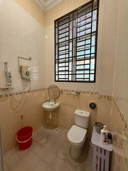 Semi-Detached House for Sale in Taman Gemilang (Kulai) - Austing Ng - Bathroom - PropertyGuru.com.my