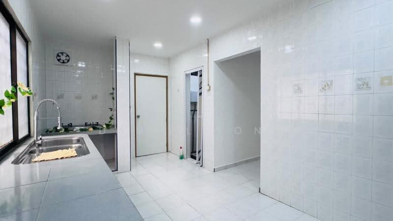 Rumah Teres 2-Tingkat untuk Disewa di Taman Daya (Johor Bahru) - Daniel Yong - Kitchen - PropertyGuru.com.my