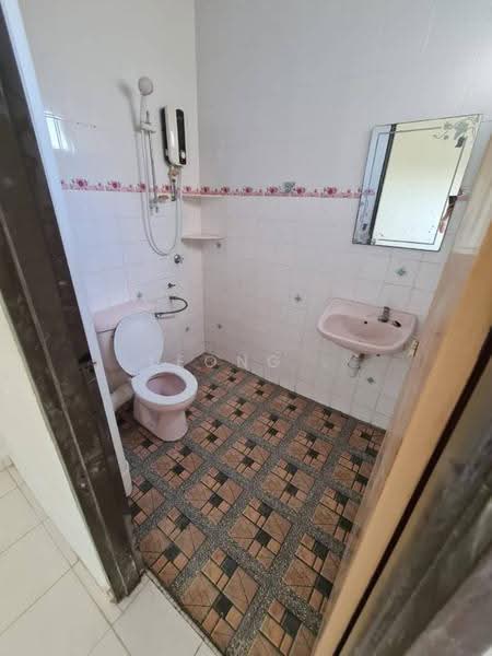 Apartment for Rent at Menara Kuda Lari - Leong . - Bathroom - PropertyGuru.com.my
