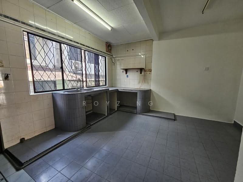 Terraced House for Sale in Taman Johor Jaya (Johor Bahru) - Royz Ng - Kitchen - PropertyGuru.com.my