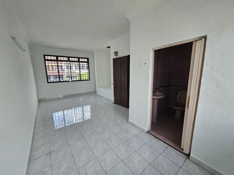 Terraced House for Sale in Taman Johor Jaya (Johor Bahru) - Royz Ng - Living Room - PropertyGuru.com.my