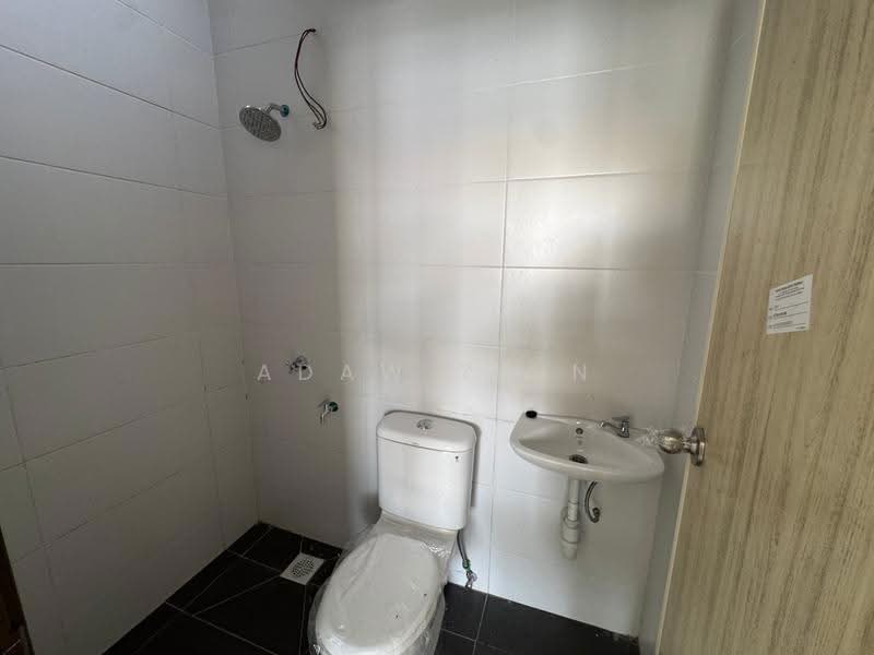 1-storey Terraced House for Sale in Taman Harmoni Utama (Shah Alam) - Adaw Zain - Bathroom - PropertyGuru.com.my