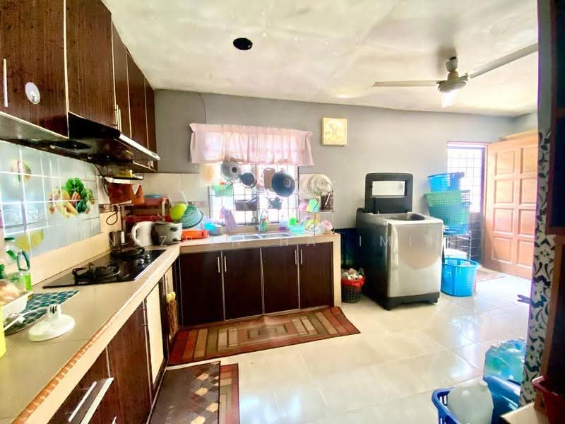 Rumah Teres untuk Dijual di Bukit Beruntung (Selangor) - Nazrin Hakimin - Kitchen - PropertyGuru.com.my