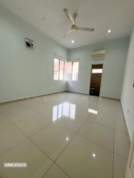 Rumah Berkembar untuk Dijual di Ambang Botanic (Klang) - Joanne Pua - Living Room - PropertyGuru.com.my